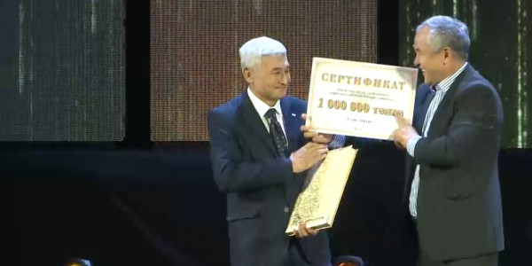 Қарағандылық дәрігерлер кәсіби мереке қарсаңында 8 номинация бойынша марапатталды