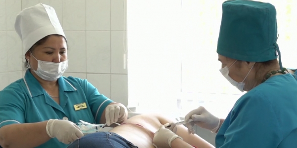 Уникальная женщина-хирург провела более 10 тысяч операций