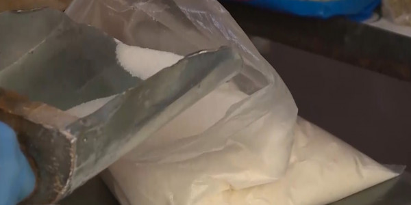 Тараздықтар қант алу үшін дүкен алдында сағаттап кезек күтуге мәжбүр