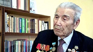 Ветеран Халам Суюншалиев в курсе всех событий в стране, радуется успехам Республики