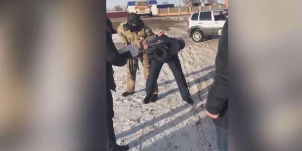 Члены ОПГ похищали товары из железнодорожных вагонов в ВКО