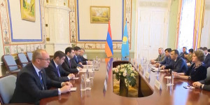 Маулен Ашимбаев провел встречи с главами парламентов Армении, Азербайджана и Кыргызстана в Санкт-Петербурге