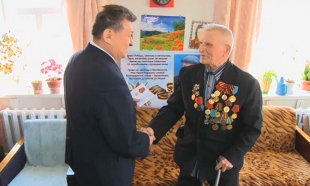 Бывший фронтовик Ефим Петренко принял поздравления Агентства &laquo;Хабар&raquo;