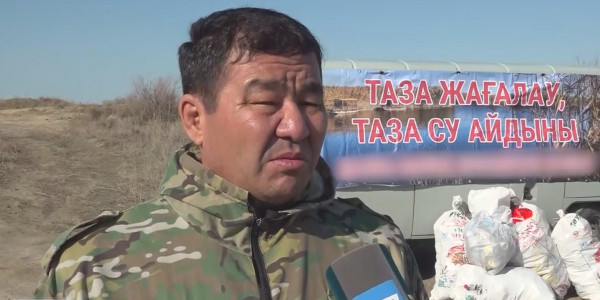 Жайықтан 2 тоннадан астам қоқыс жиналды