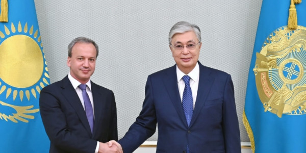 Мемлекет басшысы Халықаралық шахмат федерациясының президенті Аркадий Дворковичті қабылдады