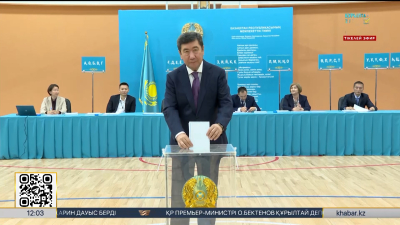 Ерлан Қошанов Құрылтай сайлауының маңызын атап өтті