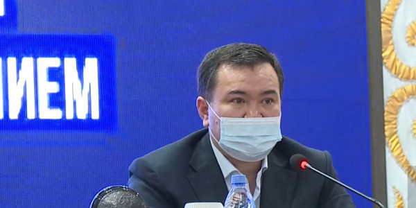 Аким Карагандинской области проводит отчетные встречи с населением