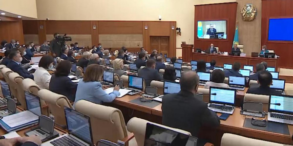 Дистанционный формат работы хотят узаконить в Казахстане