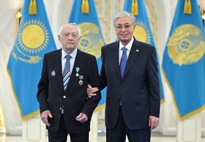 Президент Ерванд Ильинскийге «Қазақстанның Еңбек Ері» атағын тапсырды