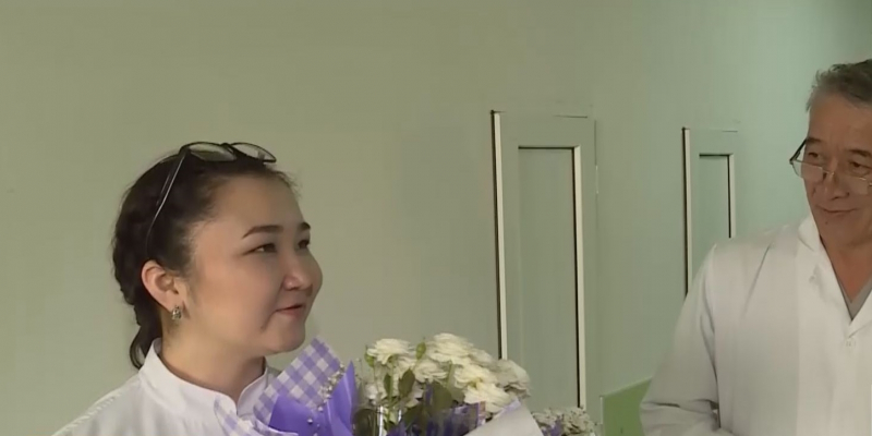 В Талдыкоргане студентка приняла роды в машине