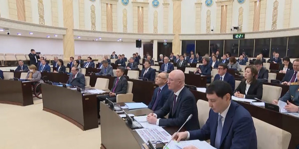 В республиканском бюджете расходы увеличены на 2,2 трлн тенге