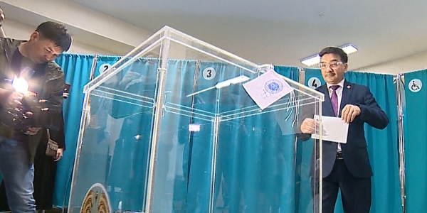 ҚР Президенттігіне кандидат Жамбыл Ахметбеков дауыс берді