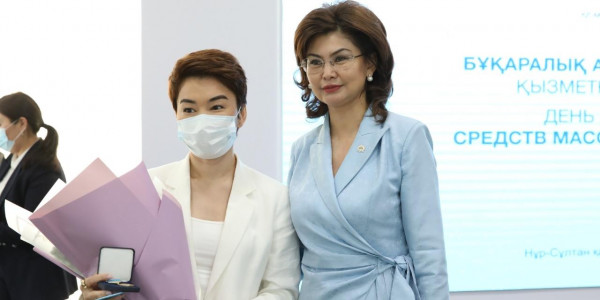 Грамоты и медали получили сотрудники Агентства &laquo;Хабар&raquo;