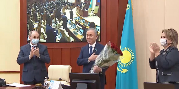 Парламент Мәжілісіне 10 жылдай төрағалық еткен Нұрлан Нығматулин өз еркімен өкілеттілігін тоқтатты