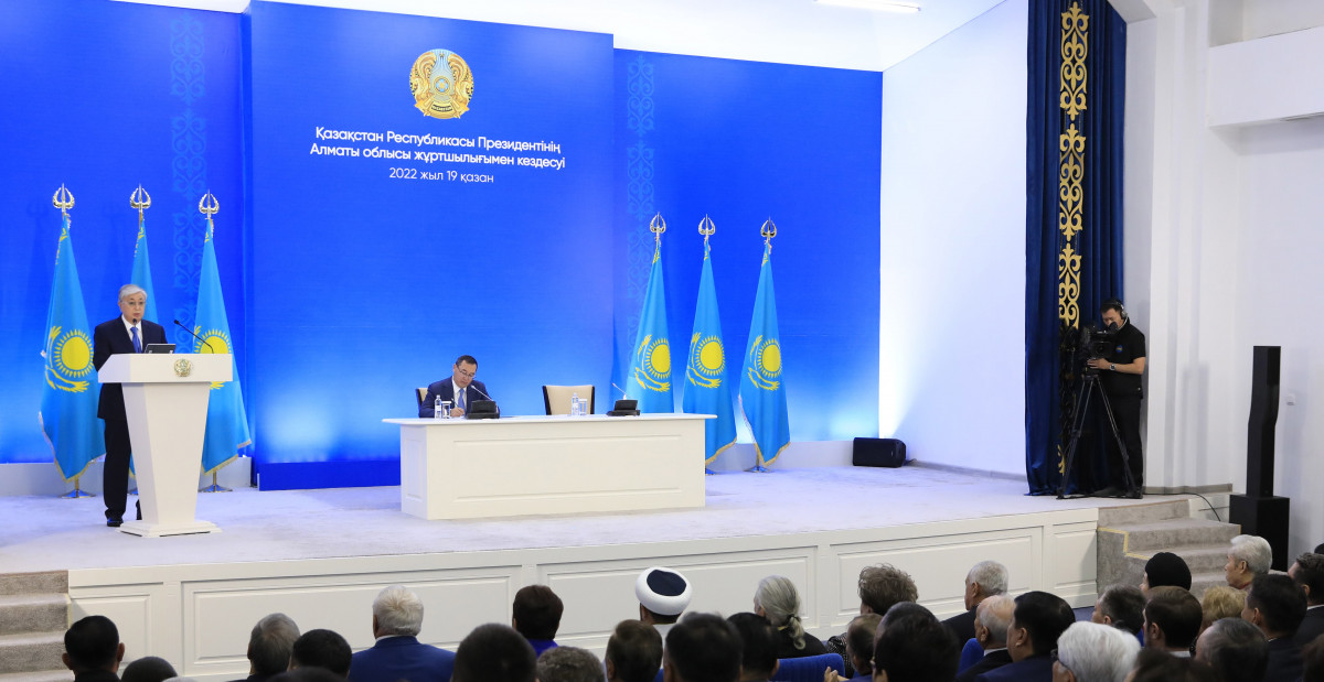 Глава государства провел встречу с общественностью Алматинской области
