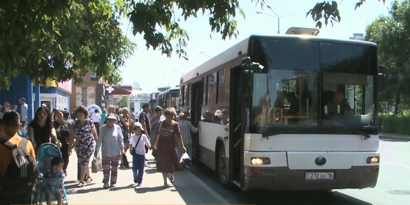 Льготный проезд для детей и пенсионеров отменили в автобусах Усть-Каменогорска