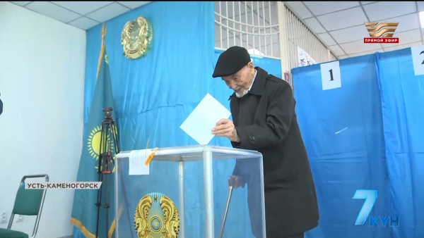 100-летний фронтовик принял участие в референдуме в ВКО