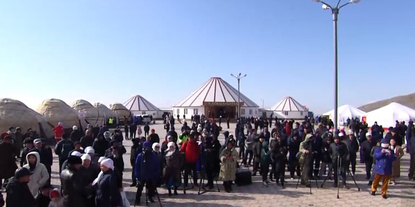 В праздновании &laquo;Амал мерекесі&raquo; на западе страны принял участие и председатель партии AMANAT