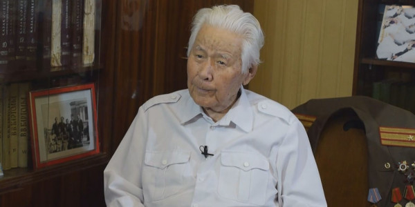 Қарт жауынгер Уақыт Шалекенов майдандас достарын еске алды