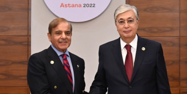 Қазақстан Президенті Пәкістан Премьер-министрі Шахбаз Шарифпен кездесті
