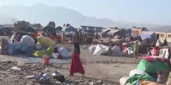 Сотни тысяч афганцев пересекли границу Пакистана за последние недели