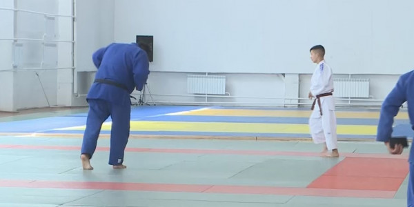 8 мың тұрғыны бар қалаға екі спорт кешені көптік етпей ме?