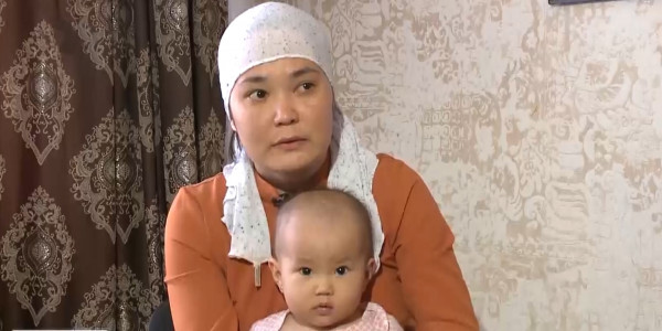 &laquo;Бүгін&raquo; бағдарламасында көпбалалы жалғызбасты анаға пәтер кілті табысталды