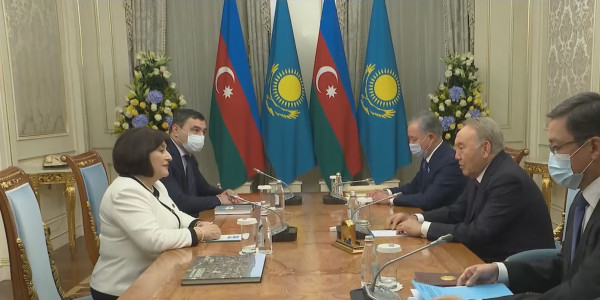 Елбасы встретился с председателем Милли Меджлиса Азербайджана