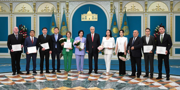 Вручение премий и грантов Президента в области СМИ