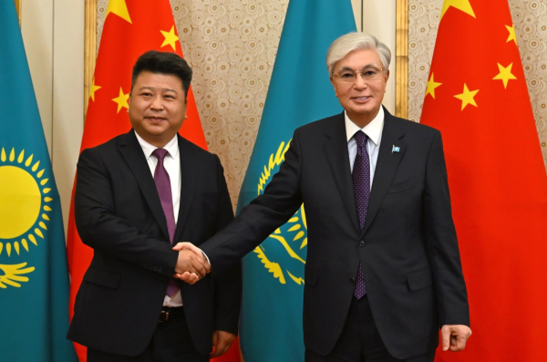 Президент Guoyou компаниялар тобы директорлар кеңесінің төрағасын қабылдады