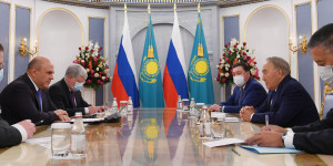 Елбасы провел встречу с премьер-министром РФ