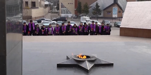 Казахстанцы скорбят по погибшим в авиакатастрофе близ Алматы