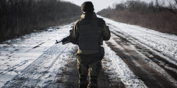 Солдат-дезертир продал 2 пистолета