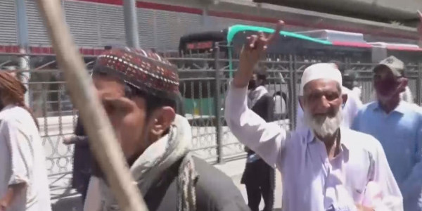 Пәкістанда шерулер мен тәртіпсіздіктер басталды