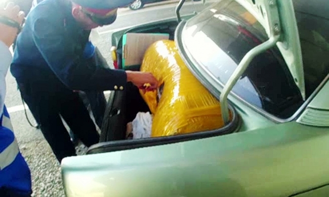 37 килограммов марихуаны перевозили в такси в Жамбылской области