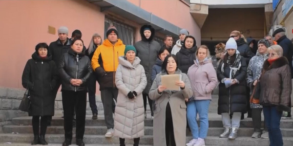 Ақтауда бір топ тұрғын қала әкіміне бейнеүндеу арқылы шағымданды