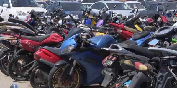 Алматинцы жалуются на владельцев мопедов