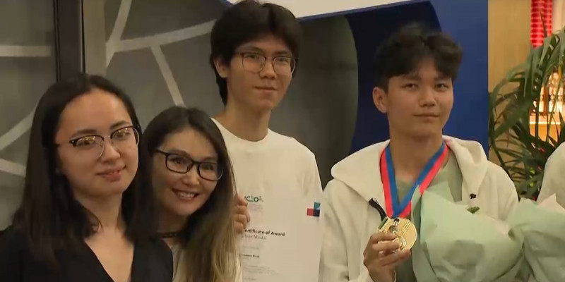 Казахстанские школьники завоевали 4 медали на олимпиаде по химии