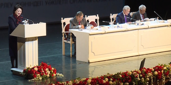 Выступающих под фонограмму музыкантов раскритиковал Бердибек Сапарбаев