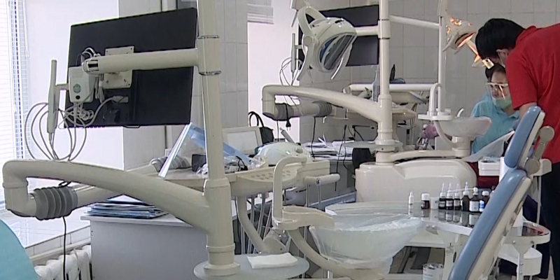 На скандальную стоматологию в Нур-Султане подали в суд