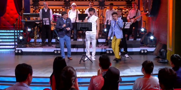 Қайрат Нұртас спортшы қыздарға ән арнады