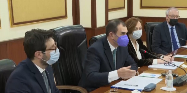 Вдоль автомагистрали Западная Европа &ndash; Западный Китай в Жамбылской области образовалась большая мусорная свалка