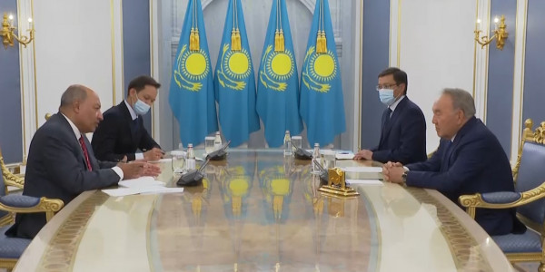 Н. Назарбаев пен Сума Чакрабарти сын-қатерлерге төтеп берудің жолдары туралы пікір алмасты