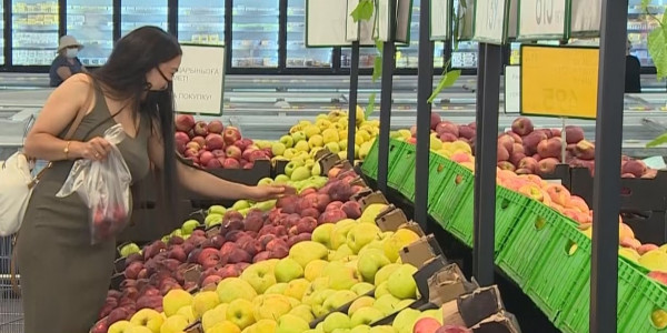 Фрукты и ягоды в стране подорожали на 18%