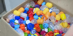 Қоғам белсендісі айына 200 келі пластик жинайды