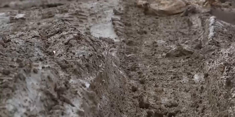 Утопают в грязи жители села в Карагандинской области