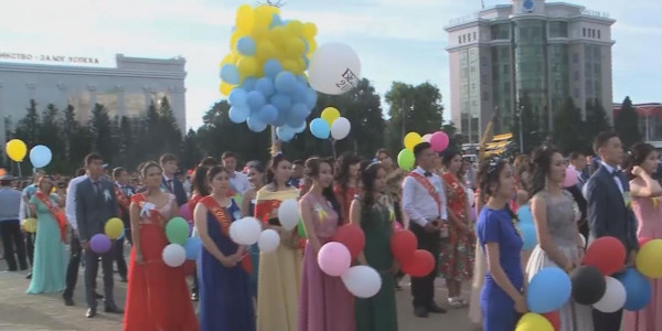 Мектеп бітіруші сыныптардан ақша жинау жиілеген