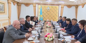 Маулен Ашимбаев встретился с председателями Конституционных судов зарубежных стран