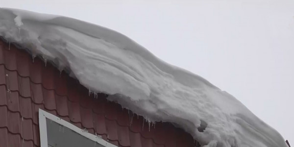 Орал тұрғындары шатырдың уақытылы тазартылмайтынына наразы