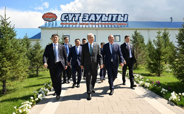 Президент &laquo;Родина&raquo; агрофирмасының өндірістік нысандарымен танысты